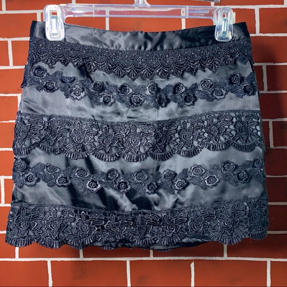 Forever 21 black lace skirt